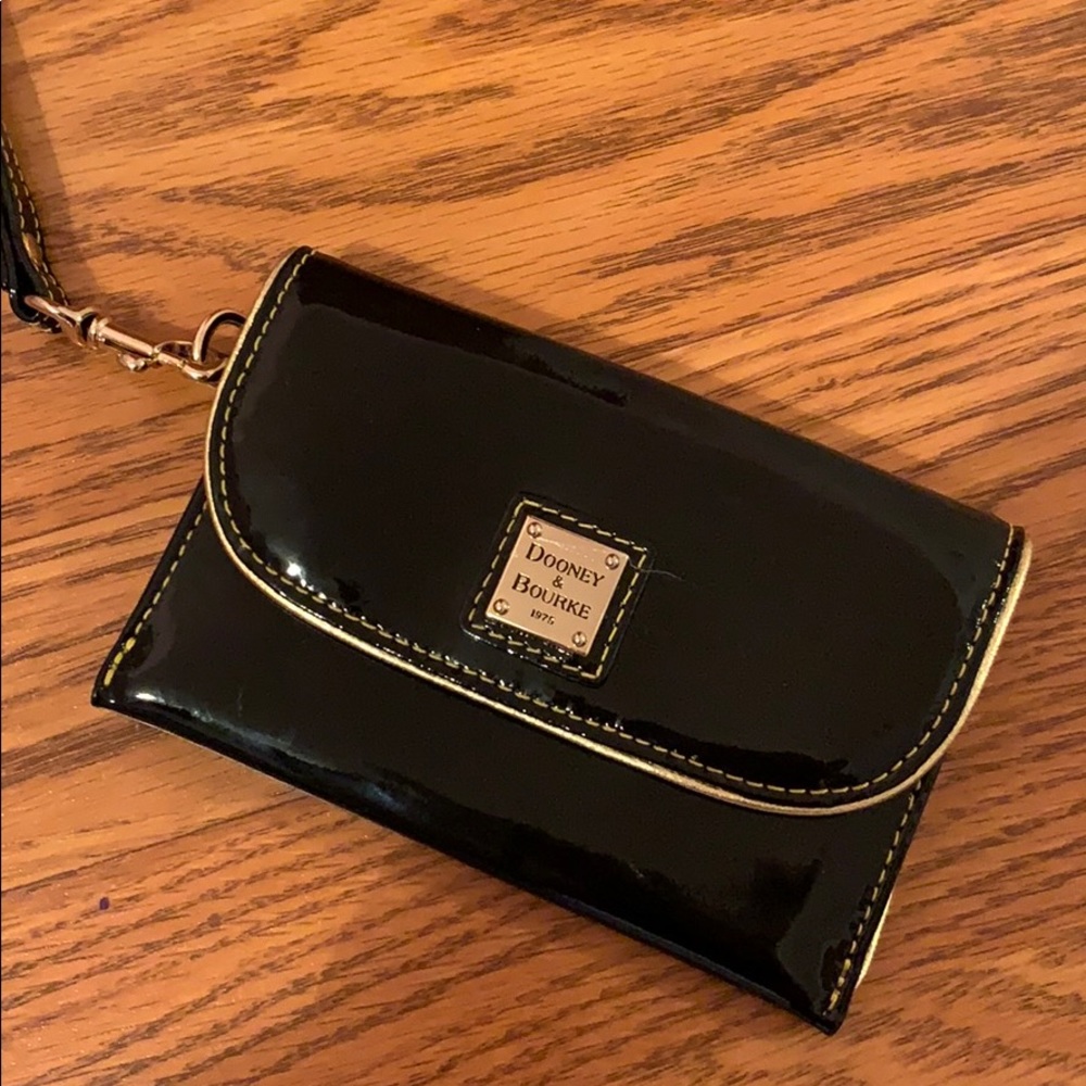 Dooney & Bourke wristlet